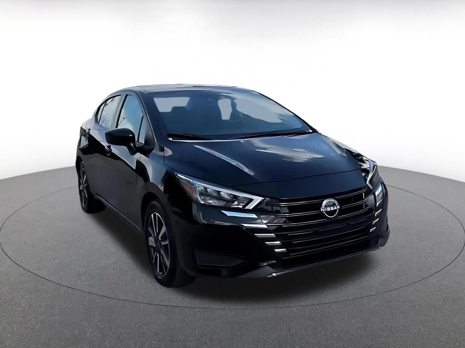 Used 2025 Nissan Versa SV FWD image 3