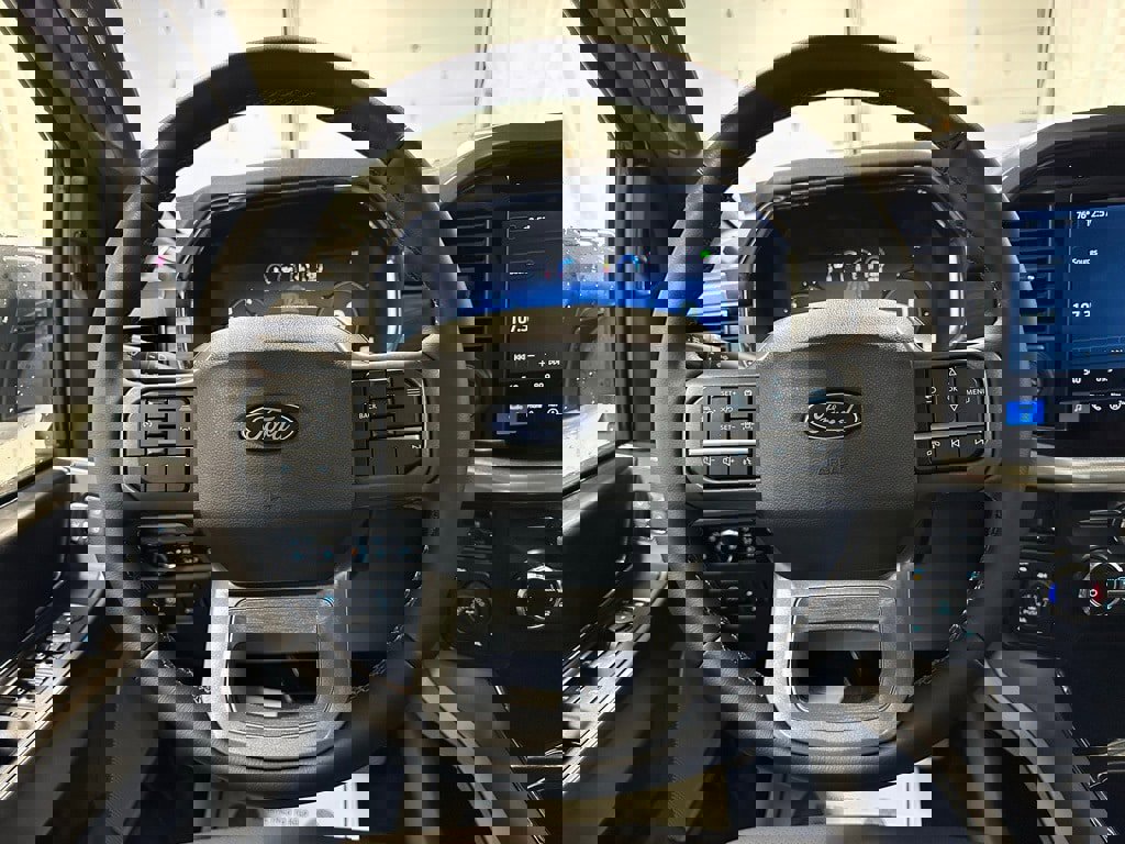 Used 2025 Ford F150 Lariat w/ Equipment Group 501A Mid image 19