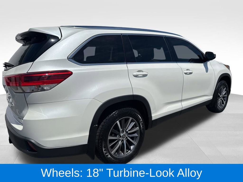 Used 2019 Toyota Highlander XLE AWD/4WD image 9