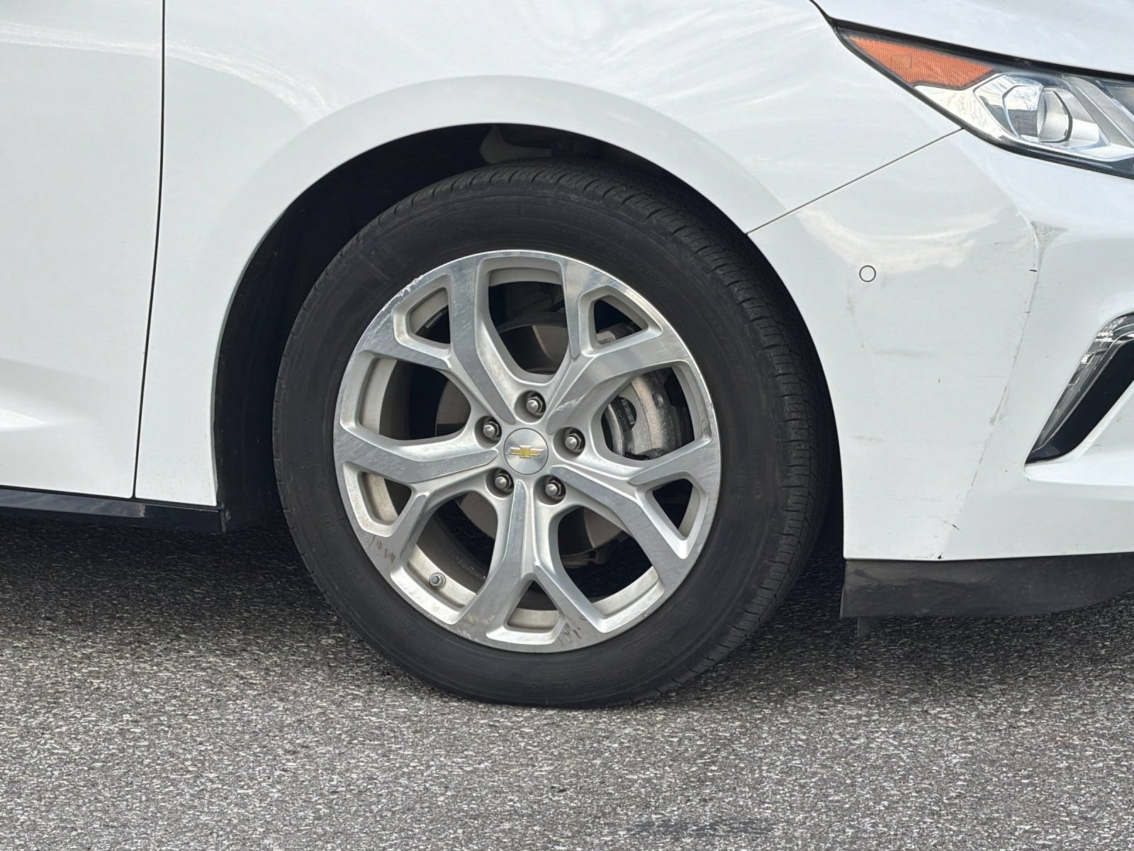 Used 2016 Chevrolet Volt Premier w/ Driver Confidence Package FWD image 25