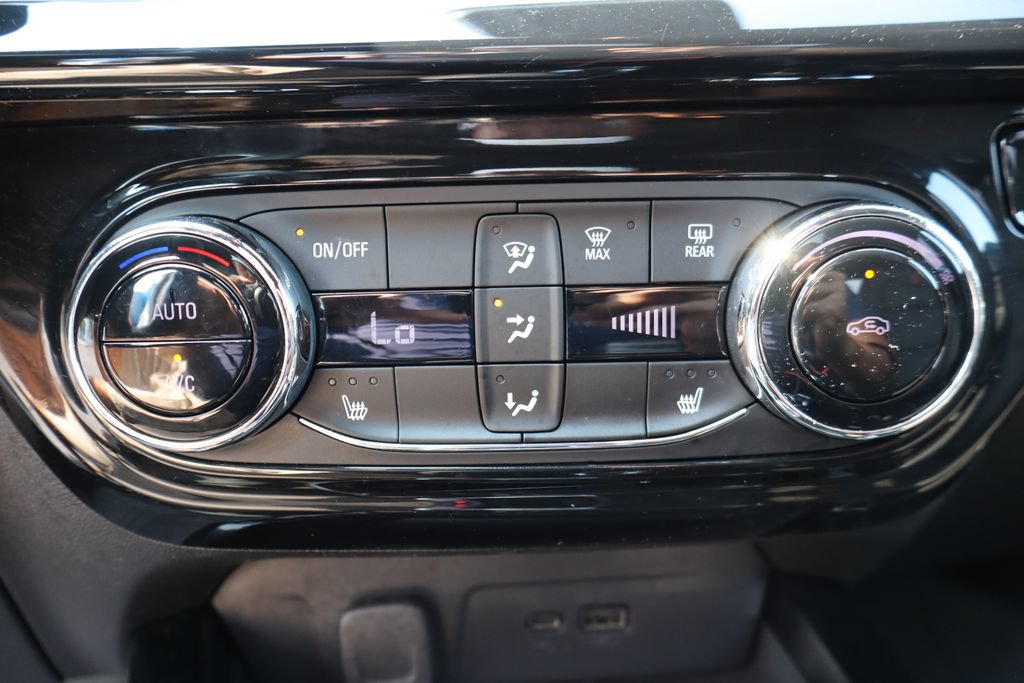 Used 2024 Chevrolet Trax RS w/ Driver Confidence Package FWD image 17