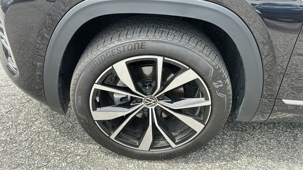 Used 2026 Volkswagen Atlas Cross Sport SEL Premium R-Line AWD/4WD image 8