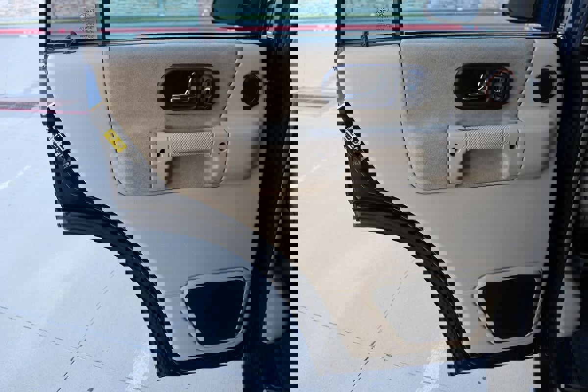 Used 2004 Land Rover Discovery SE image 51