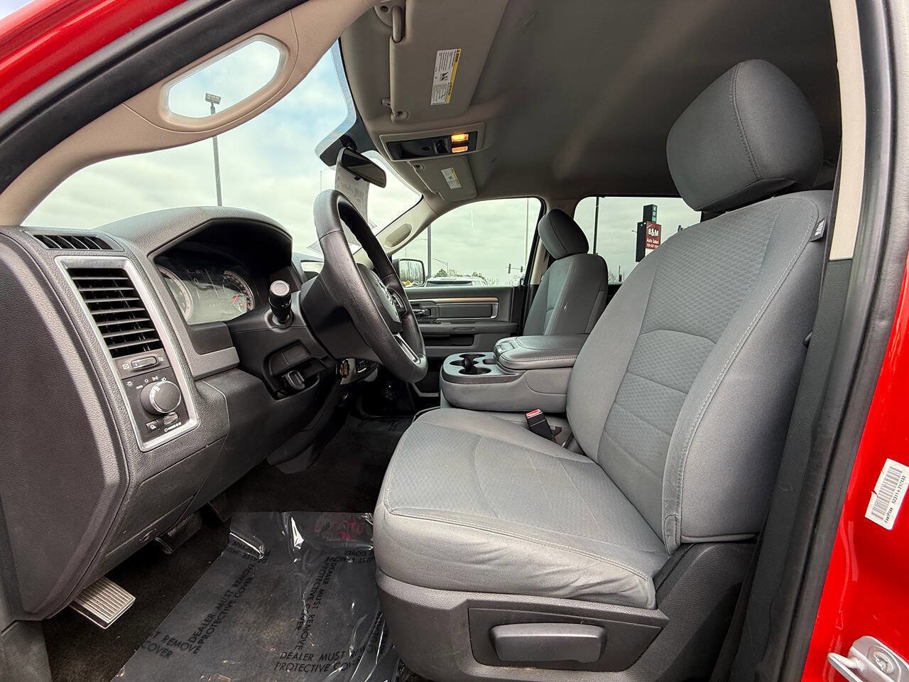 Used 2017 RAM 1500 Classic SLT AWD/4WD image 16