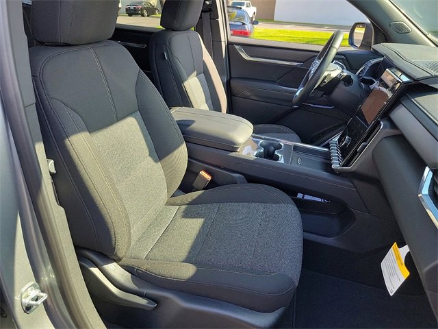 Used 2025 GMC Acadia Elevation image 19