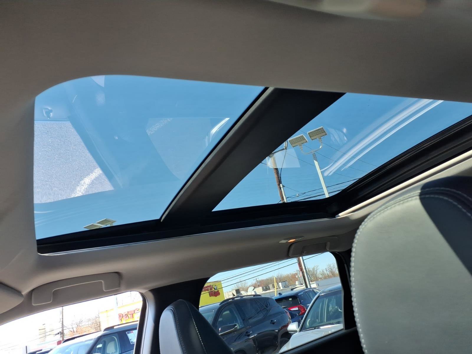 Used 2023 Mitsubishi Outlander SE image 35