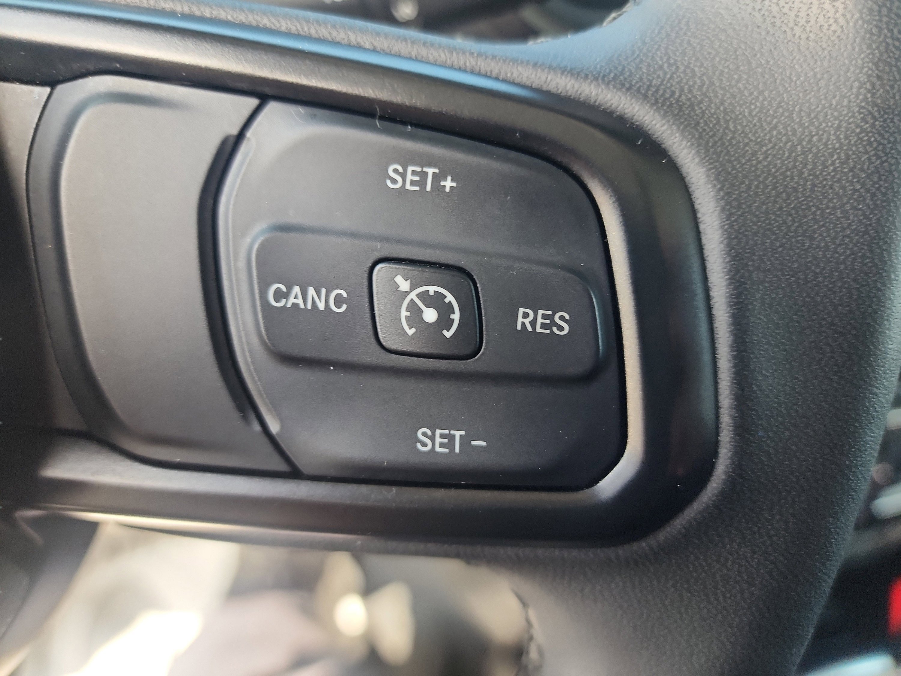 Used 2023 Jeep Gladiator Sport image 36