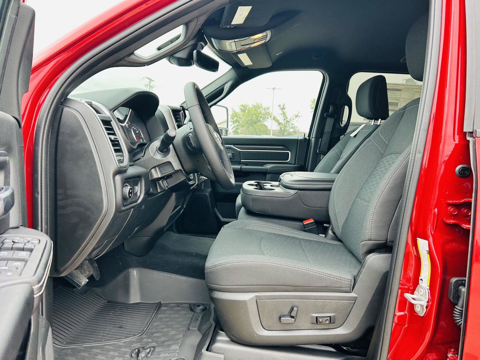 New 2027 RAM 3500 Big Horn AWD/4WD image 3