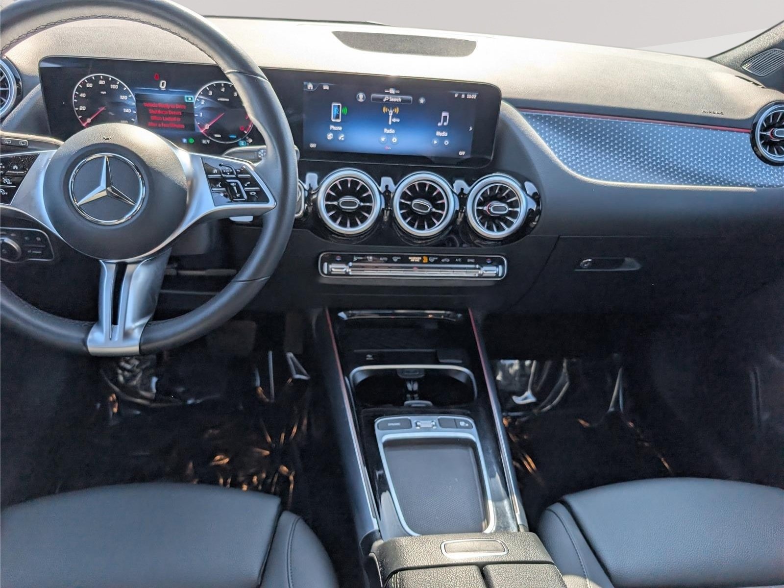 Used 2025 Mercedes-Benz GLA 250 image 18