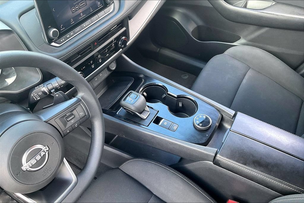 Used 2024 Nissan Rogue S AWD/4WD image 17