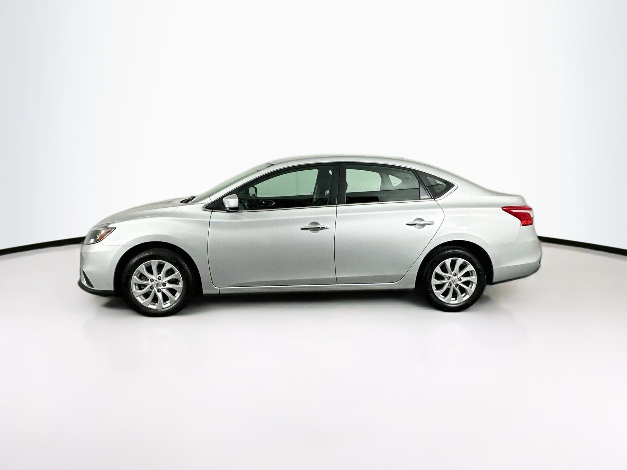 Used 2019 Nissan Sentra SV FWD image 4