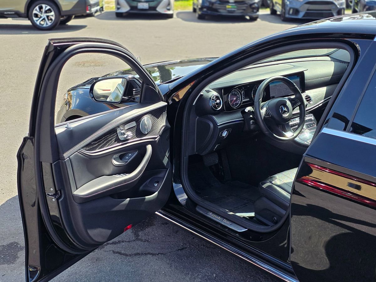 Used 2017 Mercedes-Benz E 300 image 43