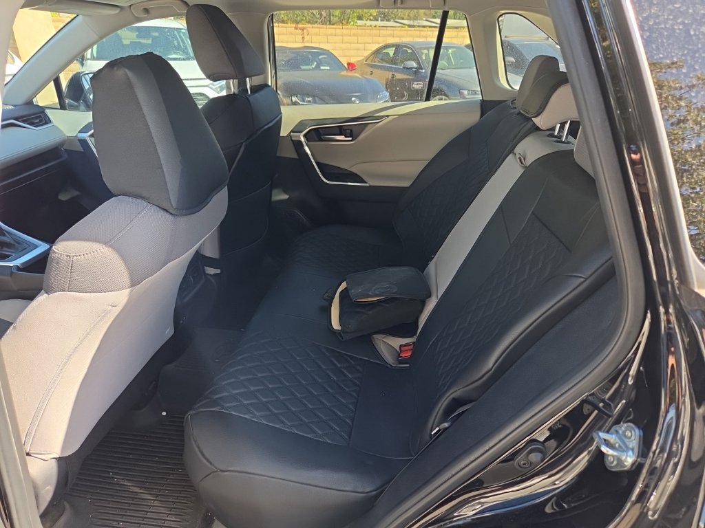 Used 2025 Toyota RAV4 XLE w/ Convenience Package FWD image 11