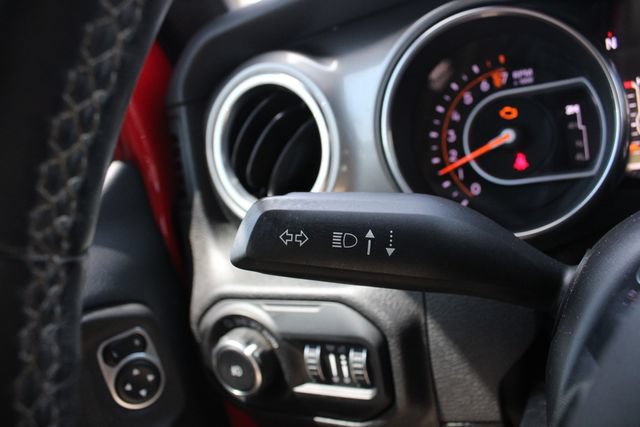 Used 2018 Jeep Wrangler Unlimited Sahara w/ Cold Weather Group AWD/4WD image 9