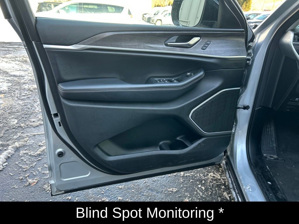 Used 2021 Jeep Grand Cherokee L Limited image 11