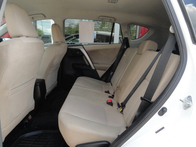 Used 2013 Toyota RAV4 LE AWD/4WD image 10