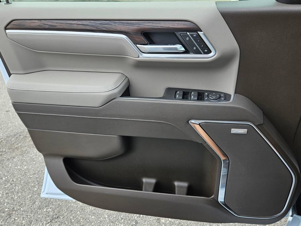 New 2026 GMC Sierra 1500 SLT image 26