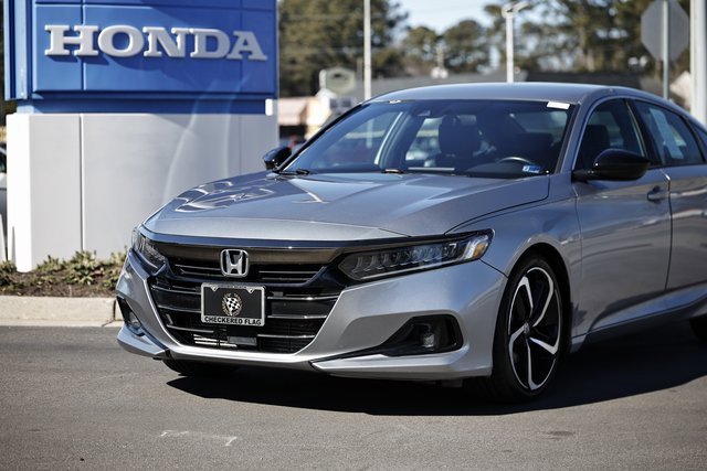 Used 2021 Honda Accord Sport image 2