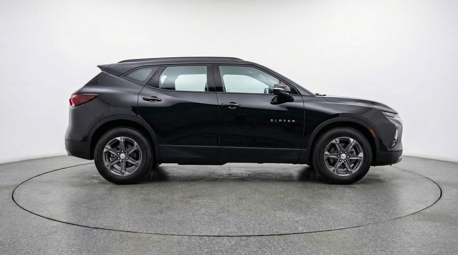 Used 2025 Chevrolet Blazer LT FWD image 11