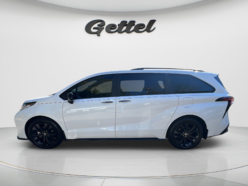 New 2026 Toyota Sienna XSE FWD image 8