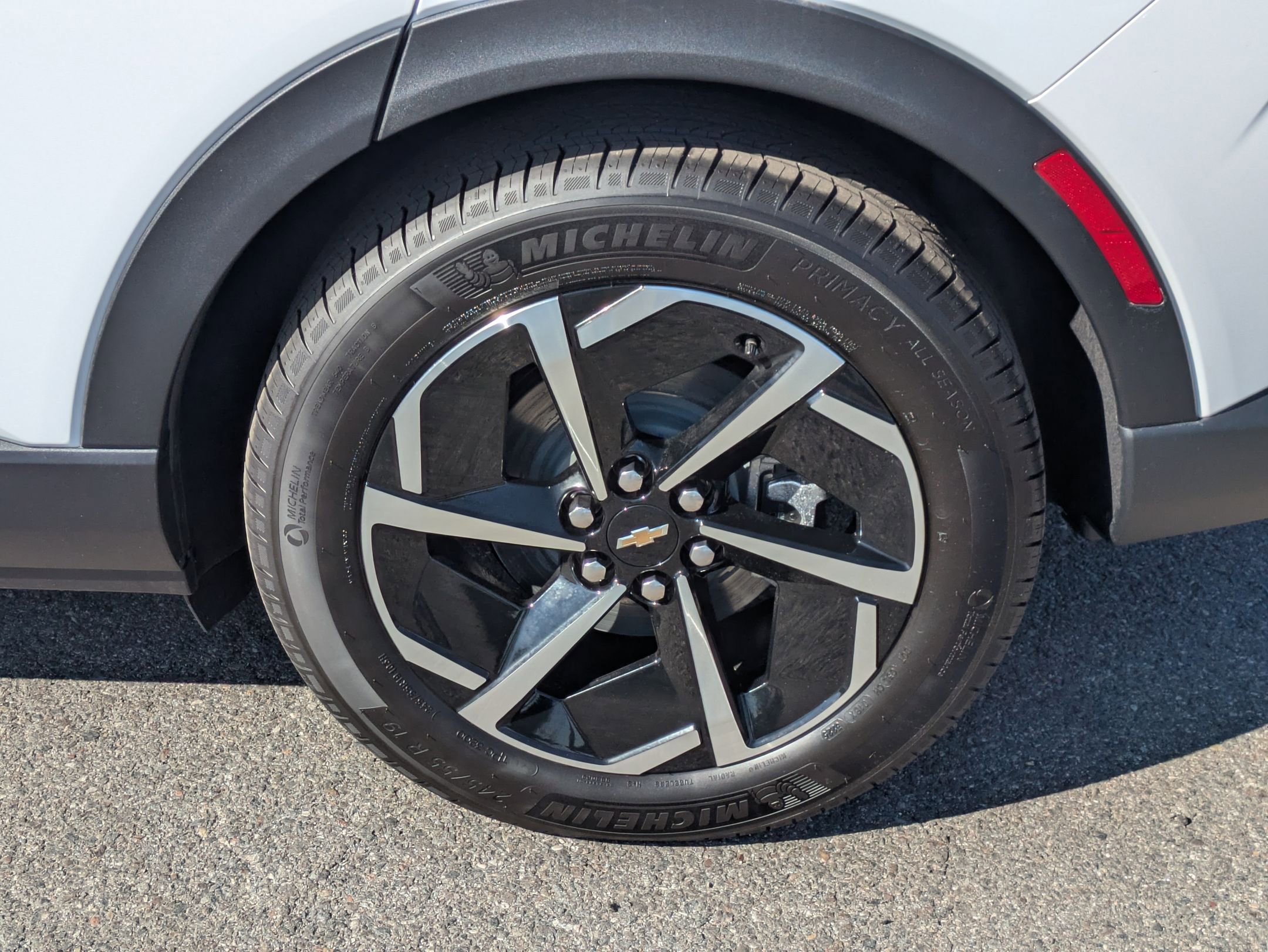 Used 2026 Chevrolet Equinox EV LT w/ LPO, All-Weather Mat Package image 9