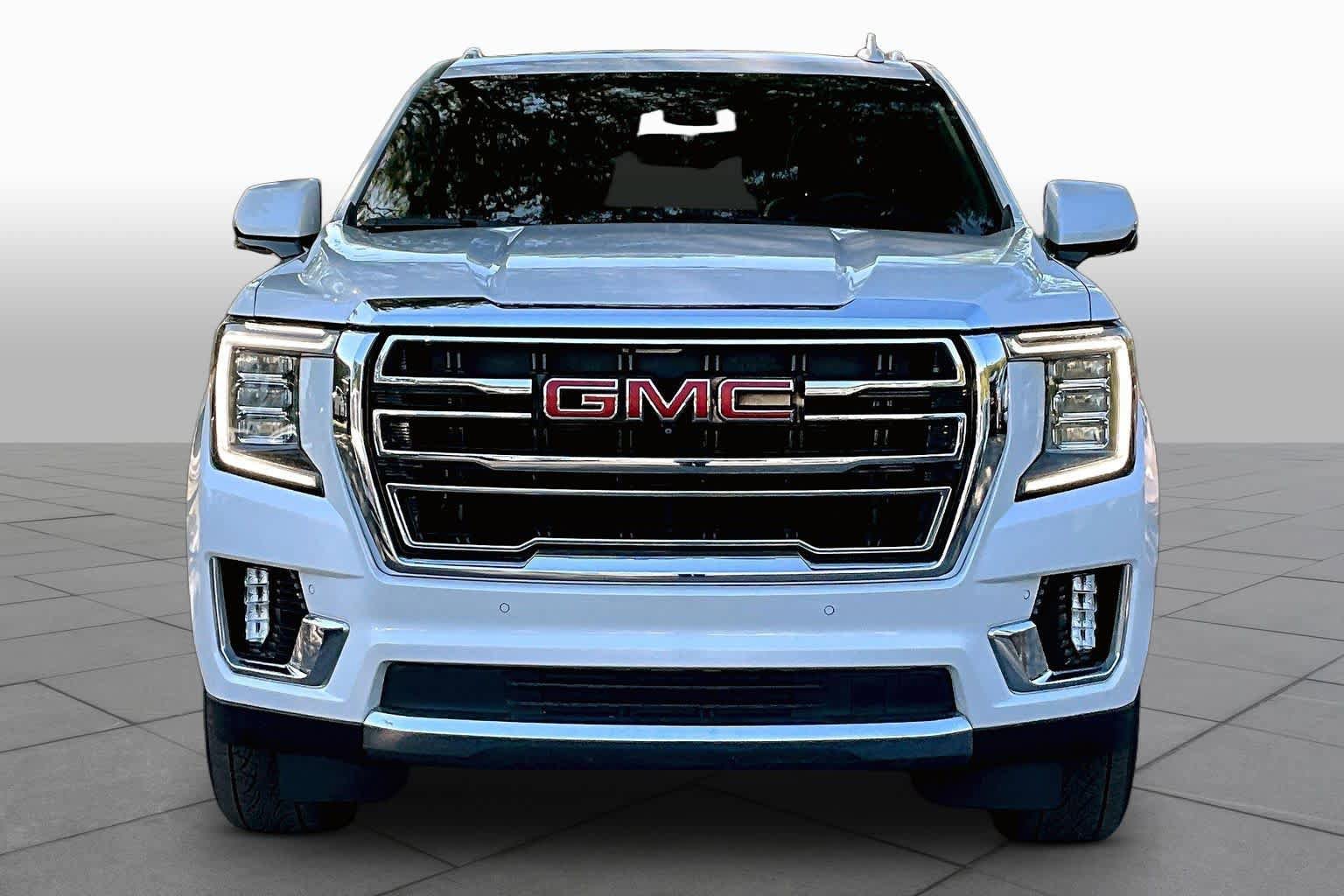 Used 2021 GMC Yukon SLT w/ SLT Premium Package AWD/4WD image 4