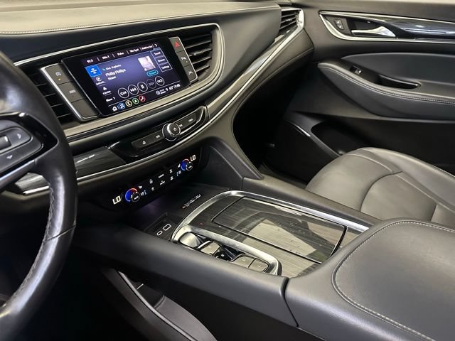 Used 2024 Buick Enclave Premium AWD/4WD image 30
