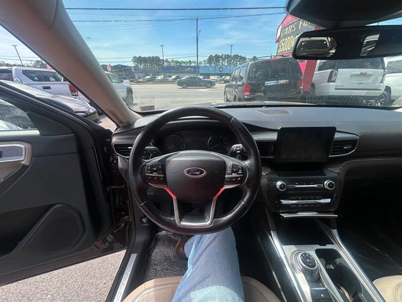 Used 2020 Ford Explorer Limited AWD/4WD image 10