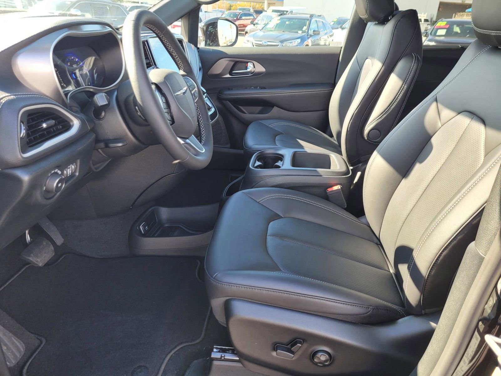 New 2026 Chrysler Pacifica Select image 12