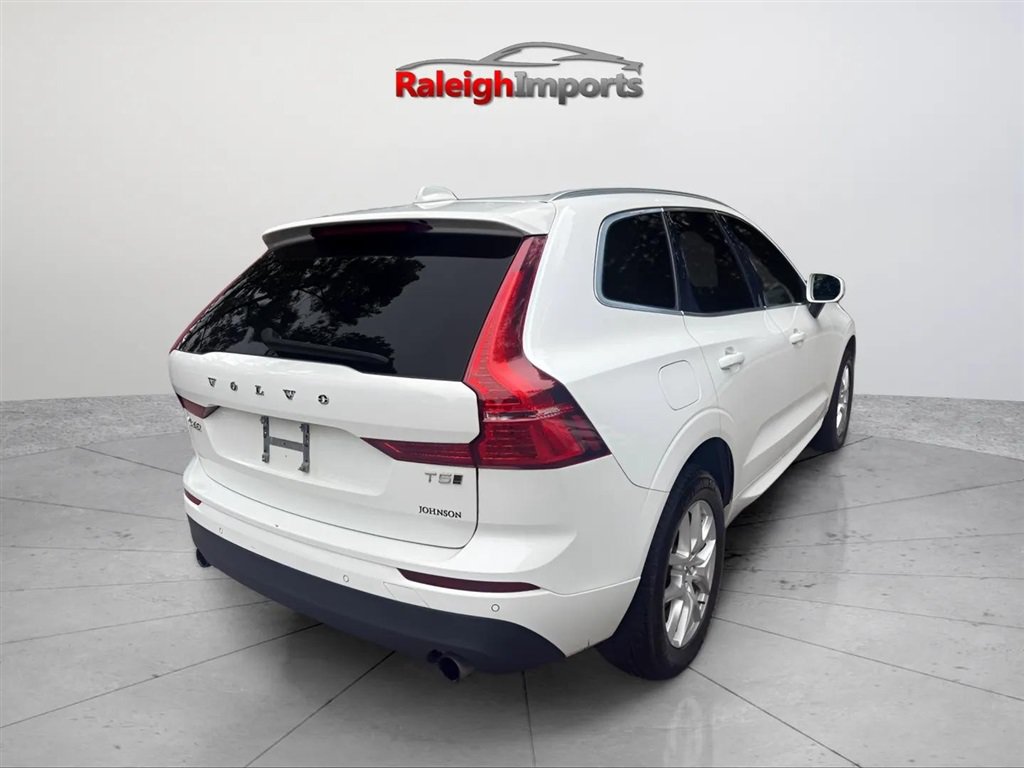 Used 2021 Volvo XC60 T5 Momentum w/ Premium Package AWD/4WD image 4