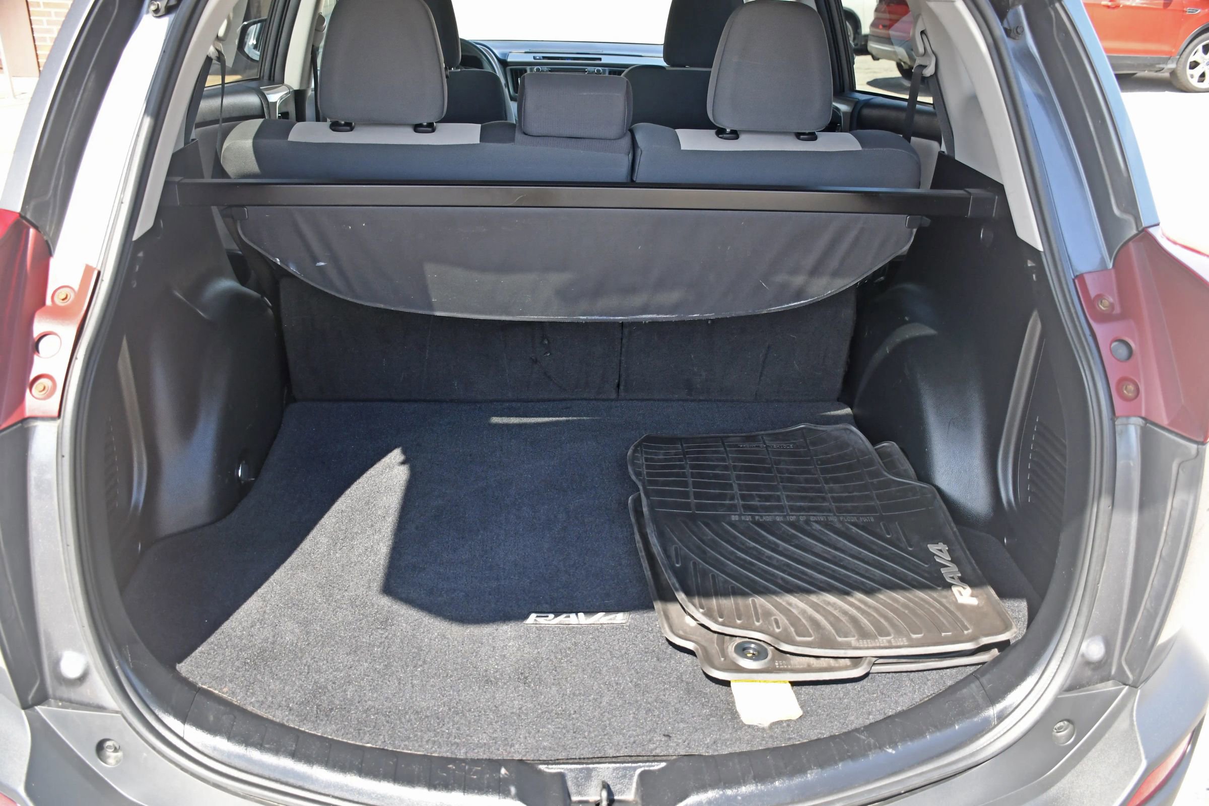 Used 2015 Toyota RAV4 XLE image 21