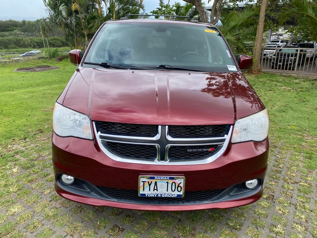 Used 2019 Dodge Grand Caravan SXT w/ Mopar Premium Addition Group image 2