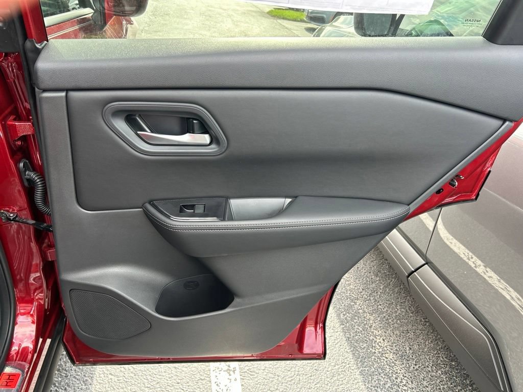 Used 2026 Nissan Rogue SV FWD image 44
