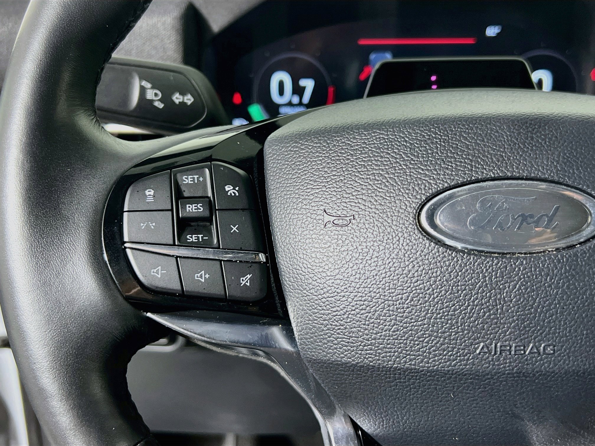 Used 2025 Ford Explorer Platinum w/ LUX Leather Package AWD/4WD image 18