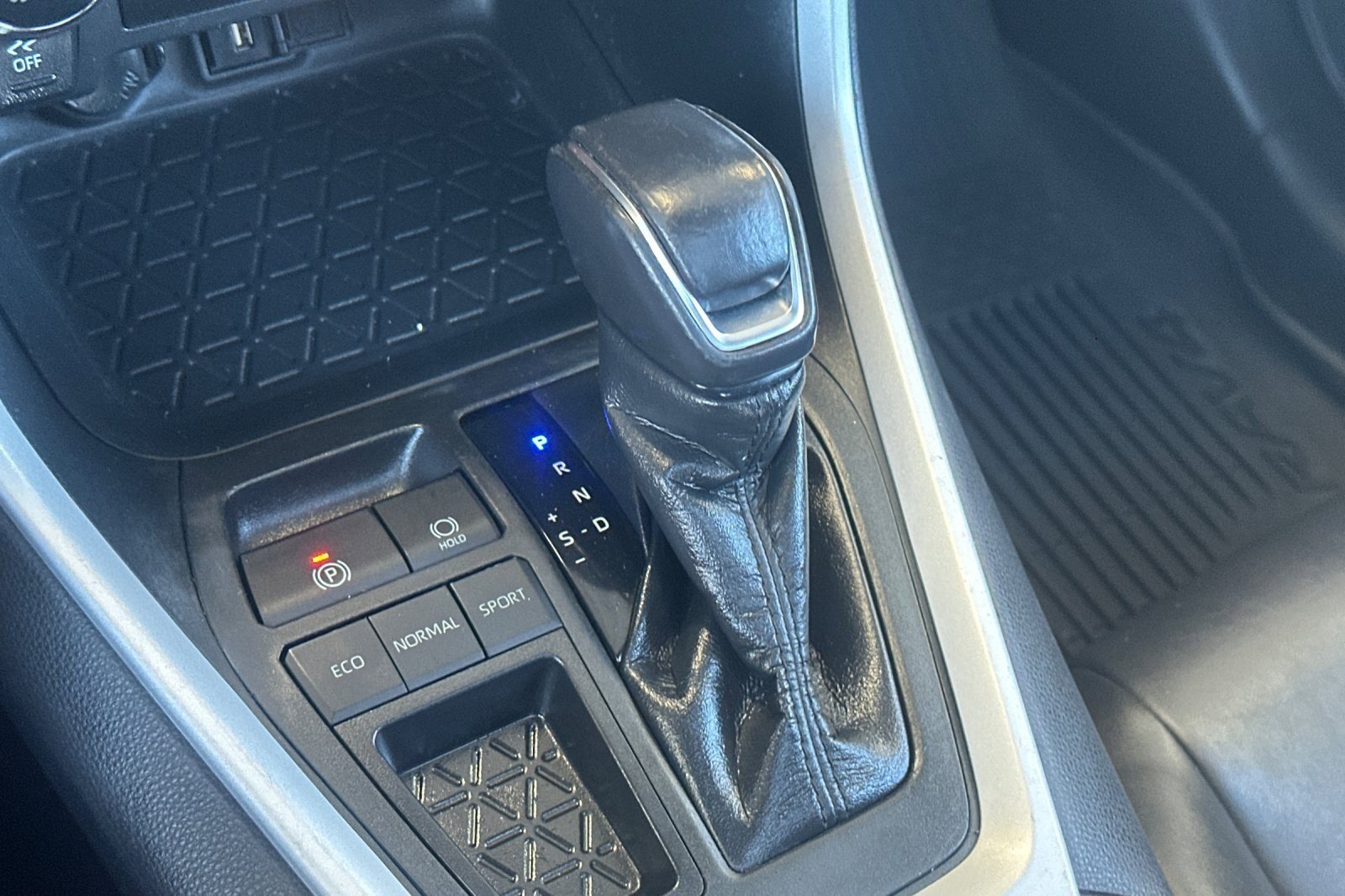 Certified 2021 Toyota RAV4 XLE Premium image 20