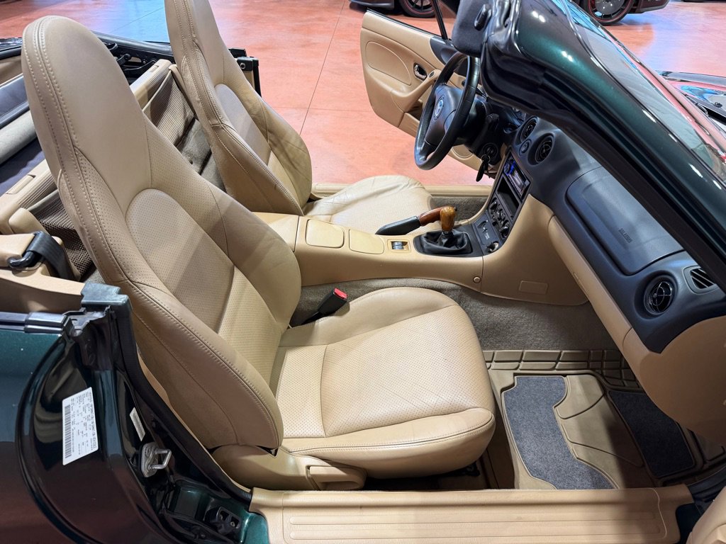 Used 2001 MAZDA MX-5 Miata RWD image 22