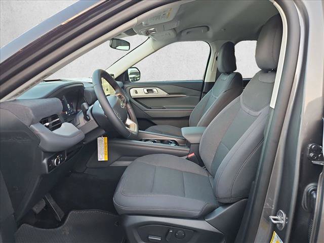 New 2026 Ford Explorer Active RWD image 4