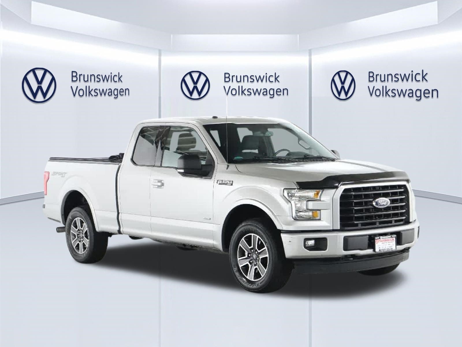 Used 2017 Ford F150 XLT w/ Equipment Group 302A Luxury AWD/4WD image 10