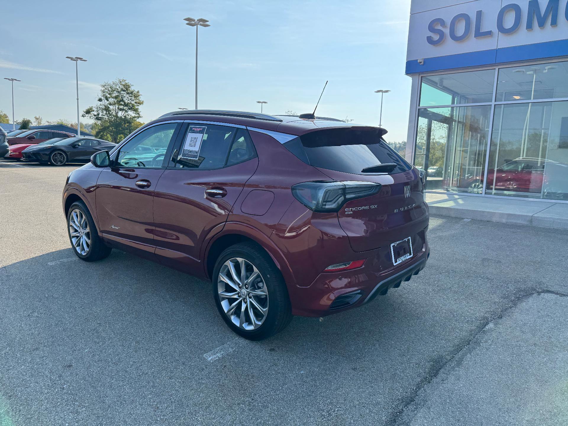 Used 2025 Buick Encore GX Avenir w/ Avenir Technology Package image 3