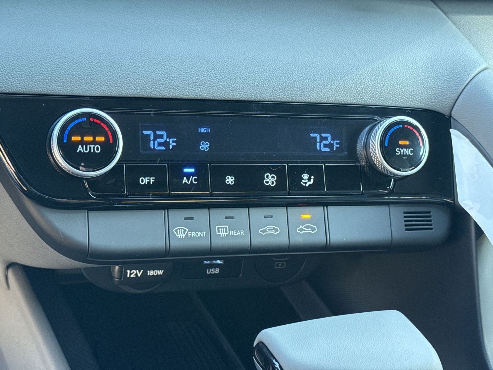 New 2026 Hyundai Elantra Sport FWD image 19
