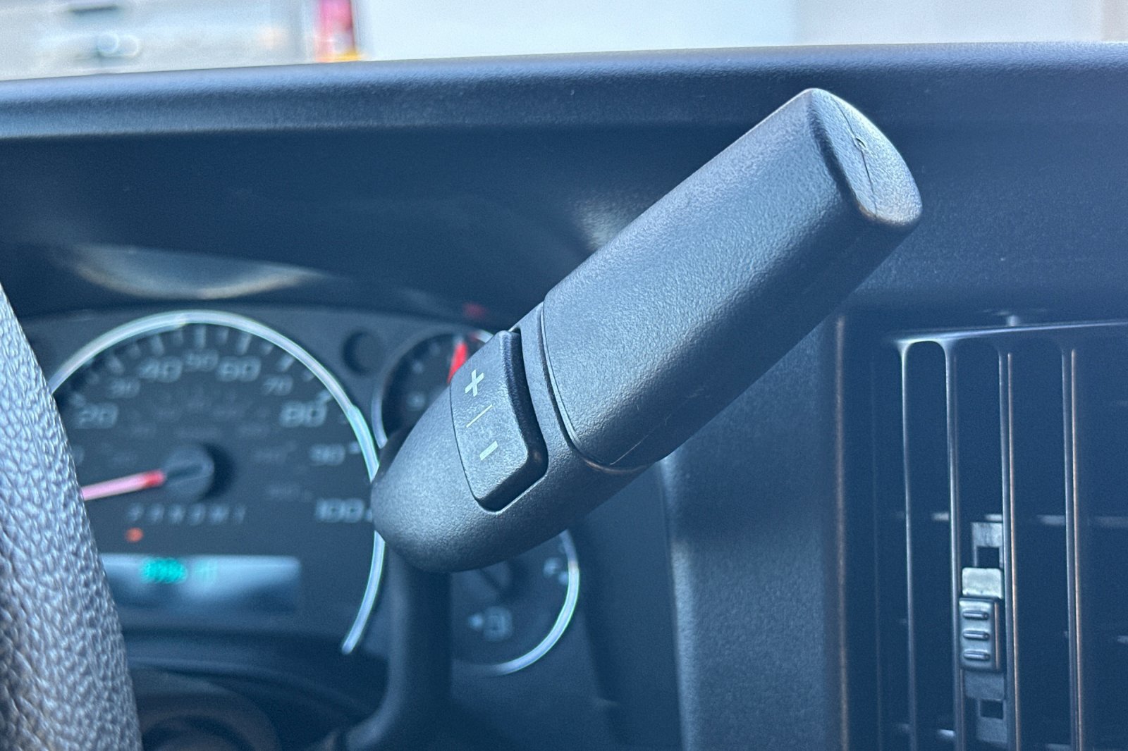 Used 2025 Chevrolet Express 2500 w/ Driver Convenience Package RWD image 21