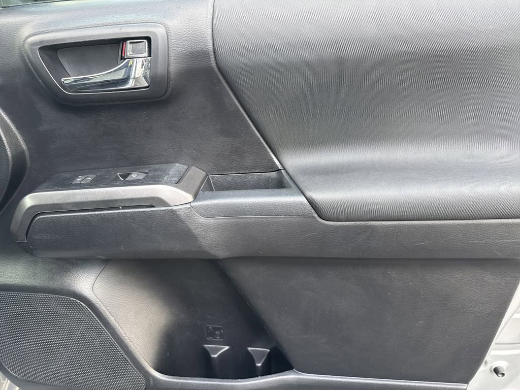 Used 2021 Toyota Tacoma TRD Off-Road image 14