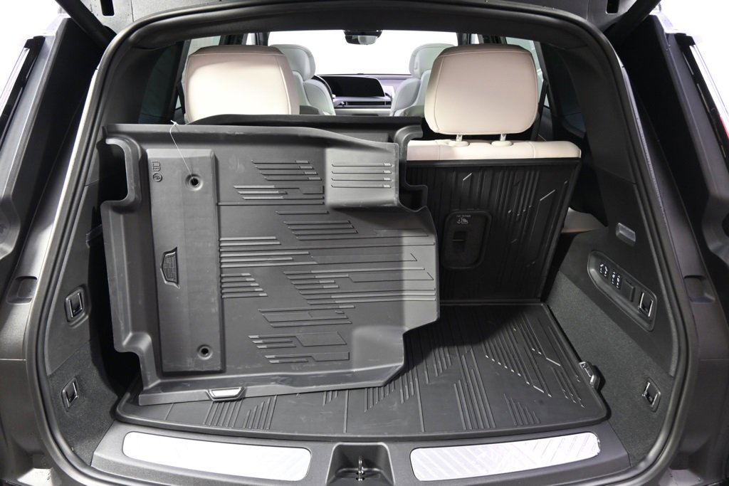 New 2026 Cadillac Vistiq Luxury w/ LPO, Floor Liner Package image 19