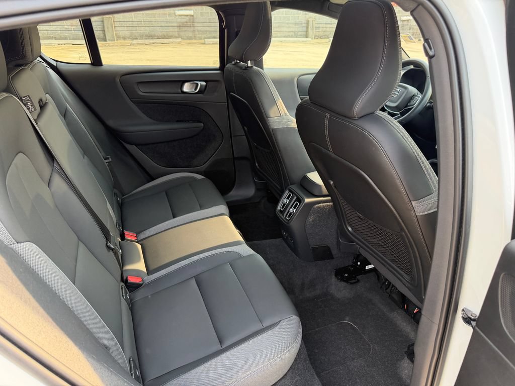 Certified 2023 Volvo C40 Recharge Core w/ Climate Package AWD/4WD image 25