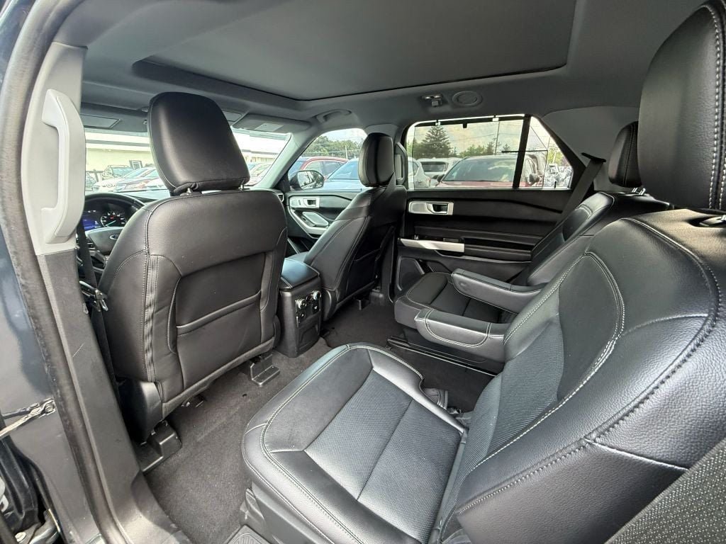 Used 2023 Ford Explorer Limited w/ Limited Technology Package AWD/4WD image 21