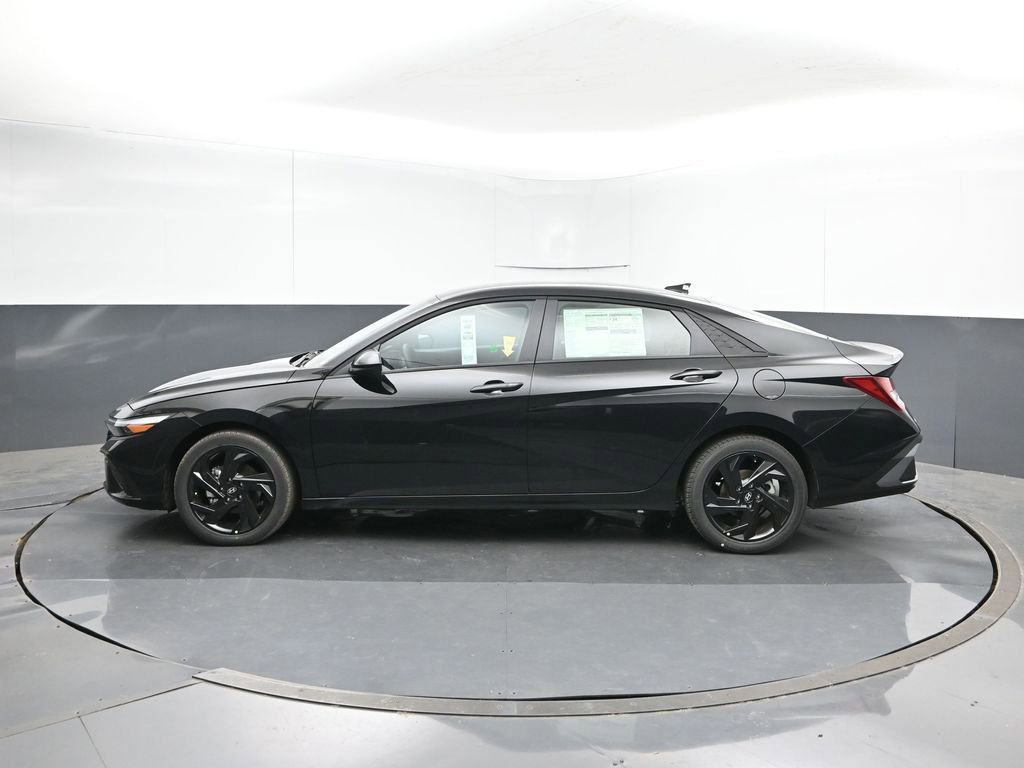 New 2026 Hyundai Elantra Sport image 3