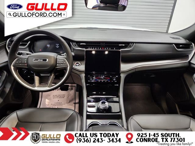 Used 2025 Jeep Grand Cherokee Limited image 11