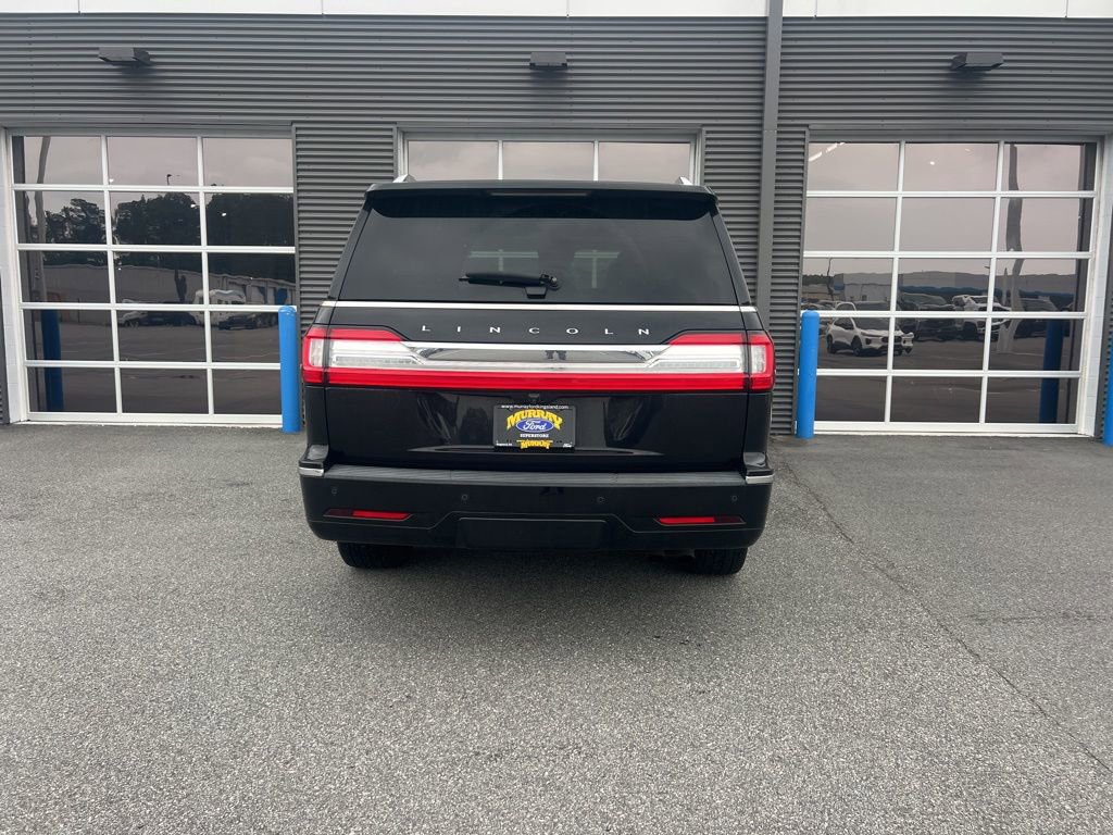 Used 2021 Lincoln Navigator Reserve w/ Luxury Package image 3