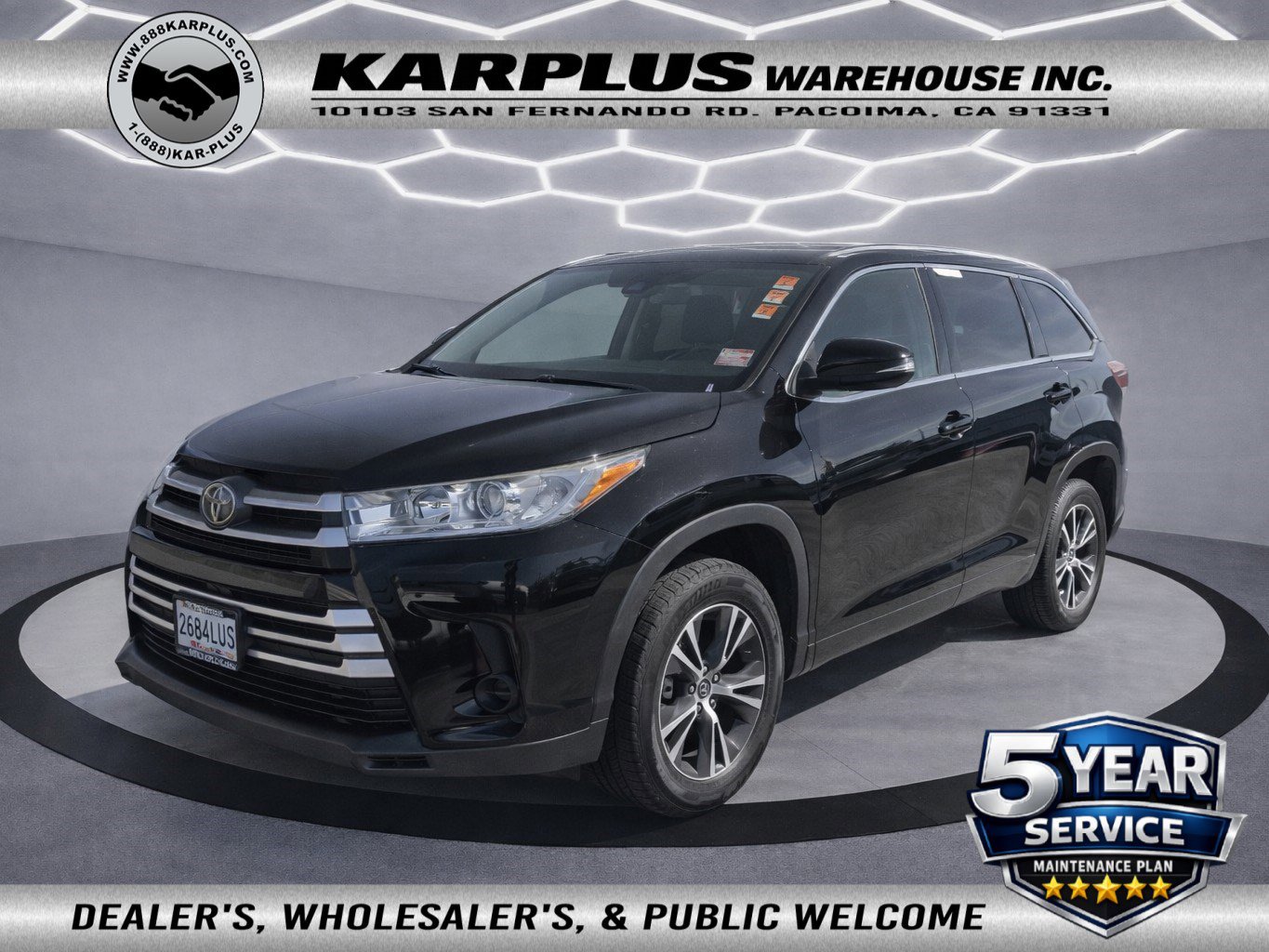 Used 2018 Toyota Highlander LE w/ Carpet Mat Package (TMS) image 1