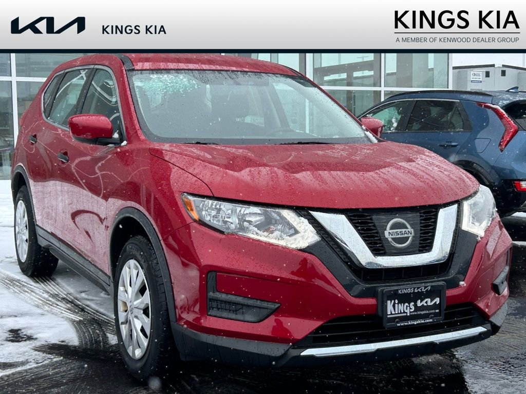 Used 2017 Nissan Rogue S image 1